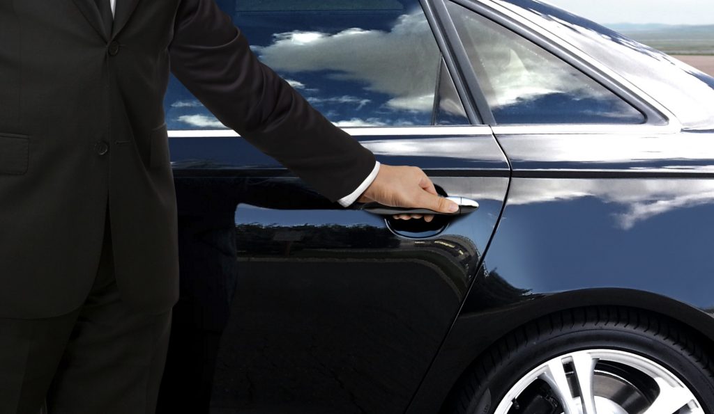 Why You Should Choose Luxury Car Services Over Ride-share Services