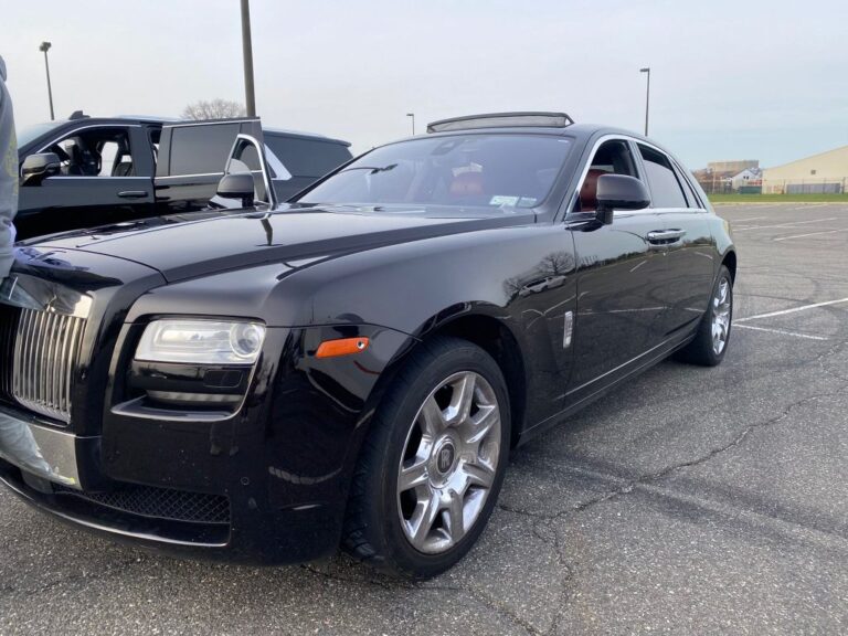 a black Rolls Royce